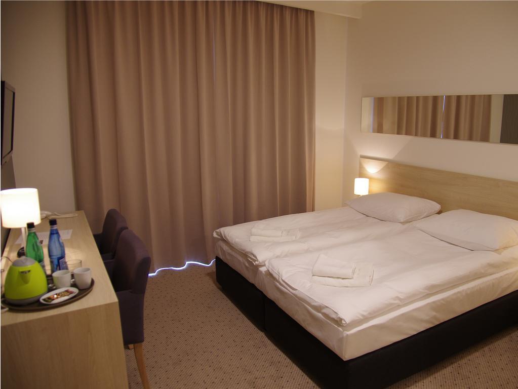 Hotel Uniejow Ruang foto