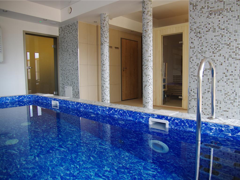 Hotel Uniejow Bagian luar foto
