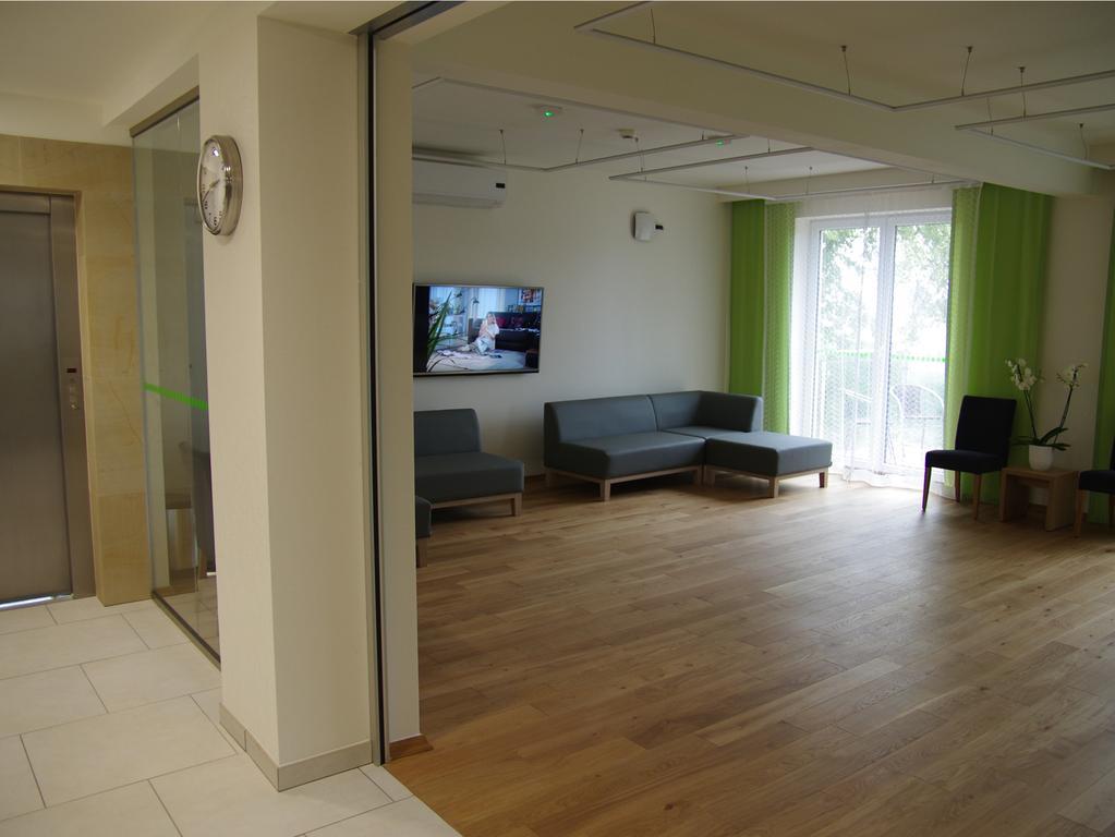 Hotel Uniejow Bagian luar foto