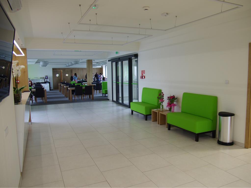 Hotel Uniejow Bagian luar foto