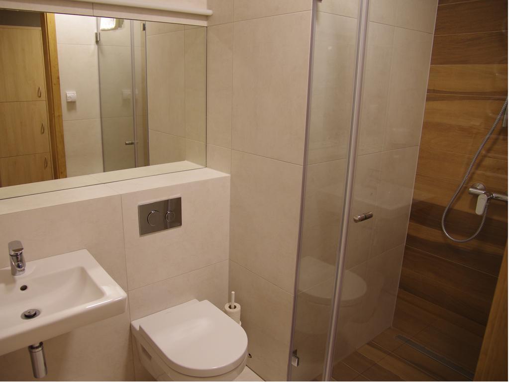 Hotel Uniejow Ruang foto