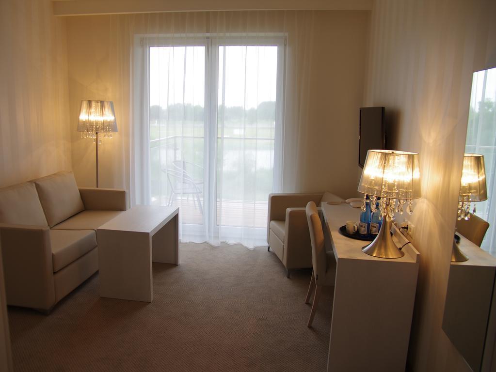 Hotel Uniejow Bagian luar foto