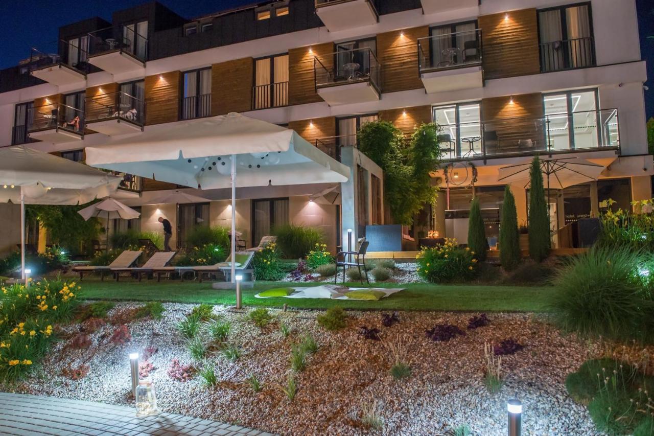 Hotel Uniejow Bagian luar foto