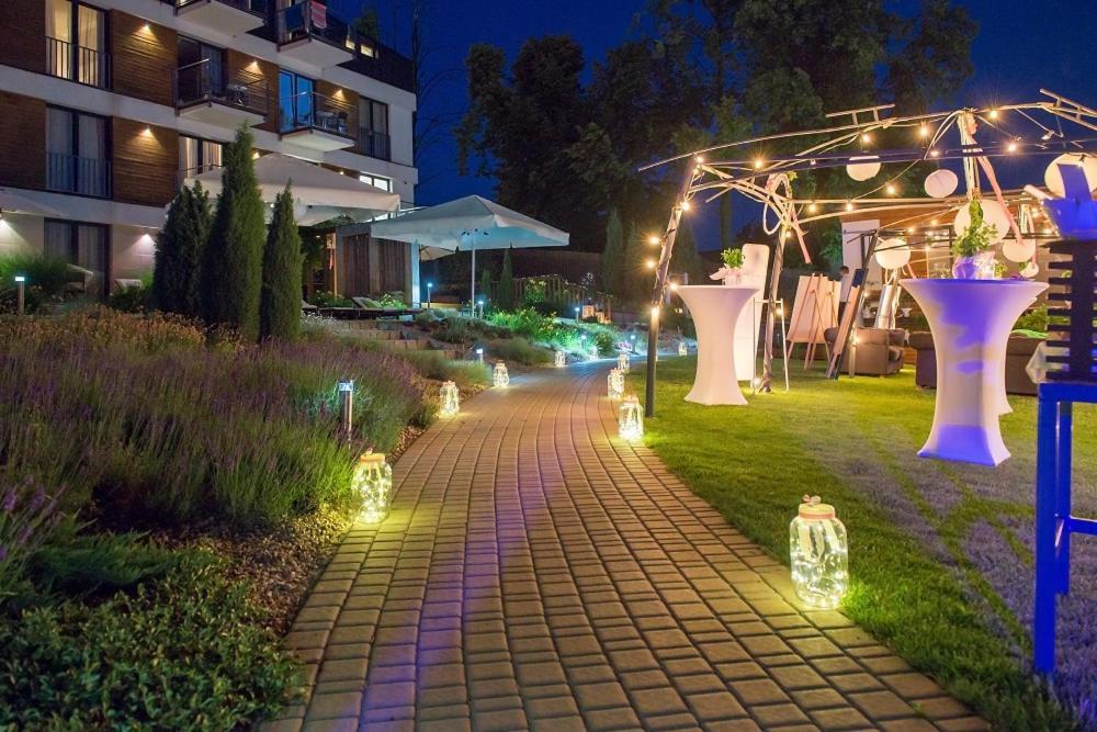Hotel Uniejow Bagian luar foto